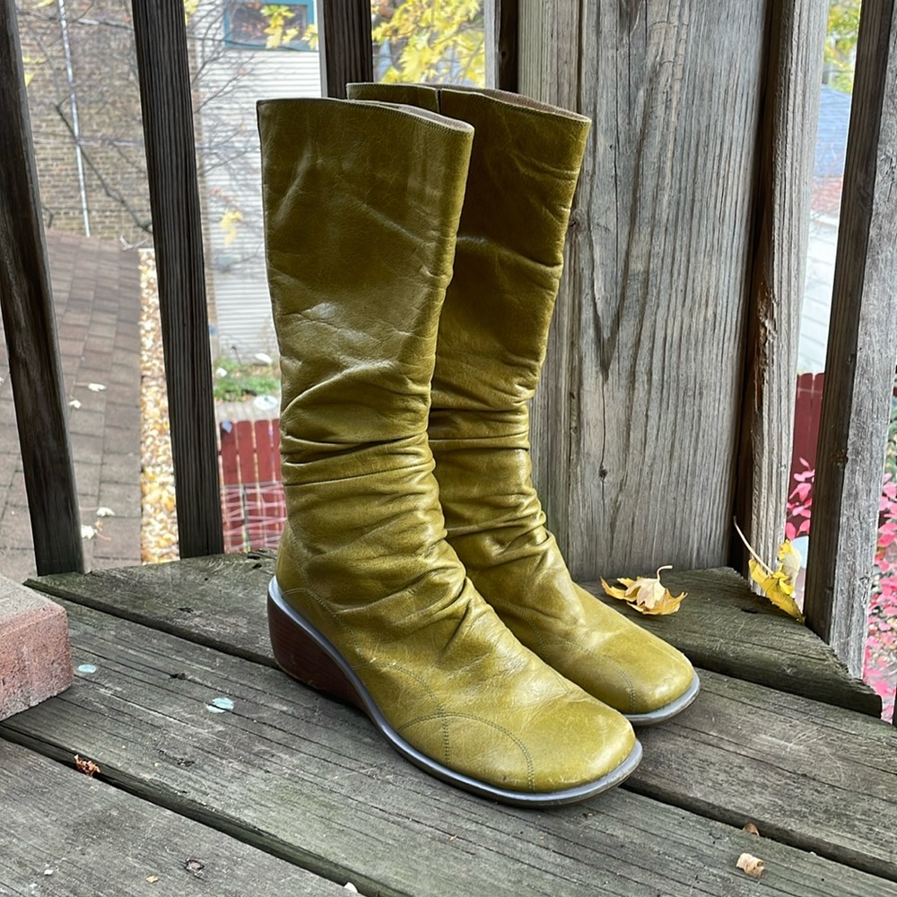 Miz Moos Green Leather Casablanca size 39 calf height boots